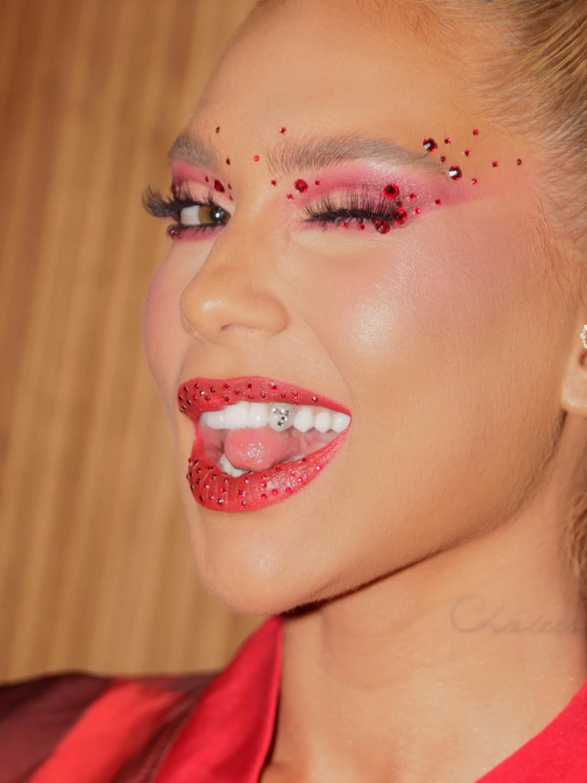 Virginia exibiu cristais no dente que formam o n&uacute;mero da camisa de Vini Jr. 

 - Reprodu&ccedil;&atilde;o/Instagram 