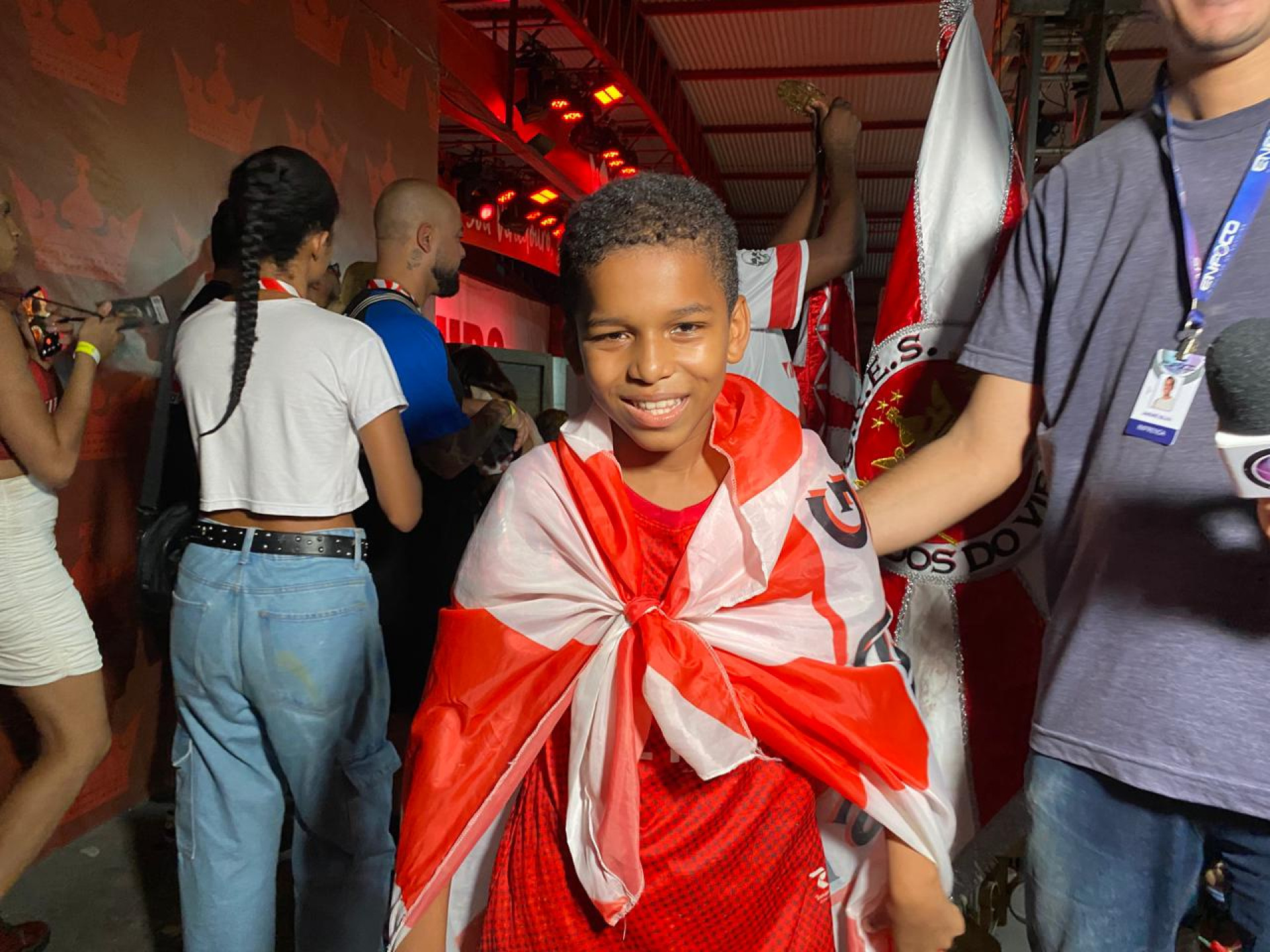 Vitor Gabriel da Costa, de 12 anos, representou Mestre Ciça no desfile da Viradouro - Thalita Queiroz / Agência O Dia