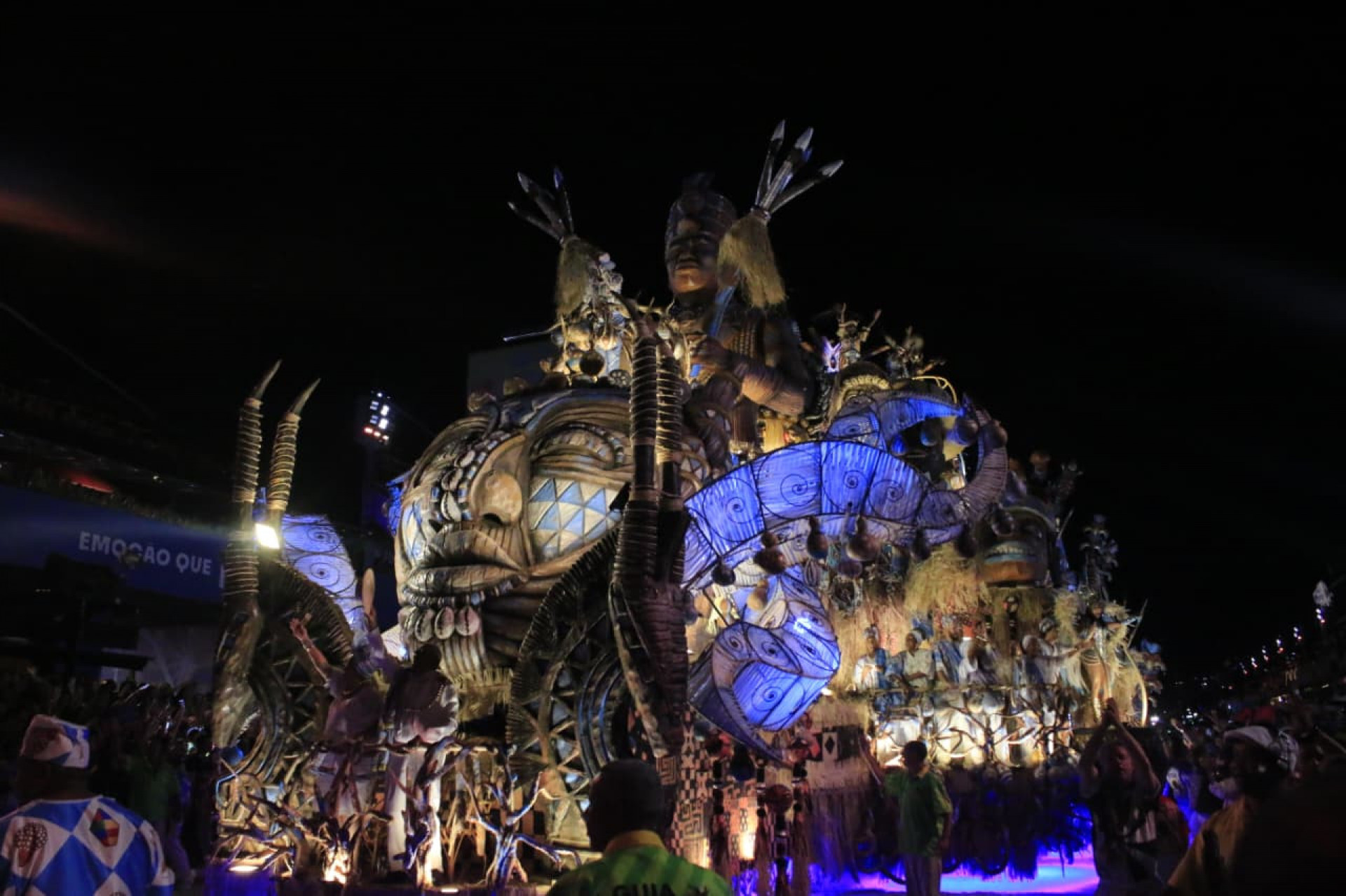 Vila Isabel foi a segunda escola a desfilar no último dia do Especial - Carlos Elias/Agência O Dia
