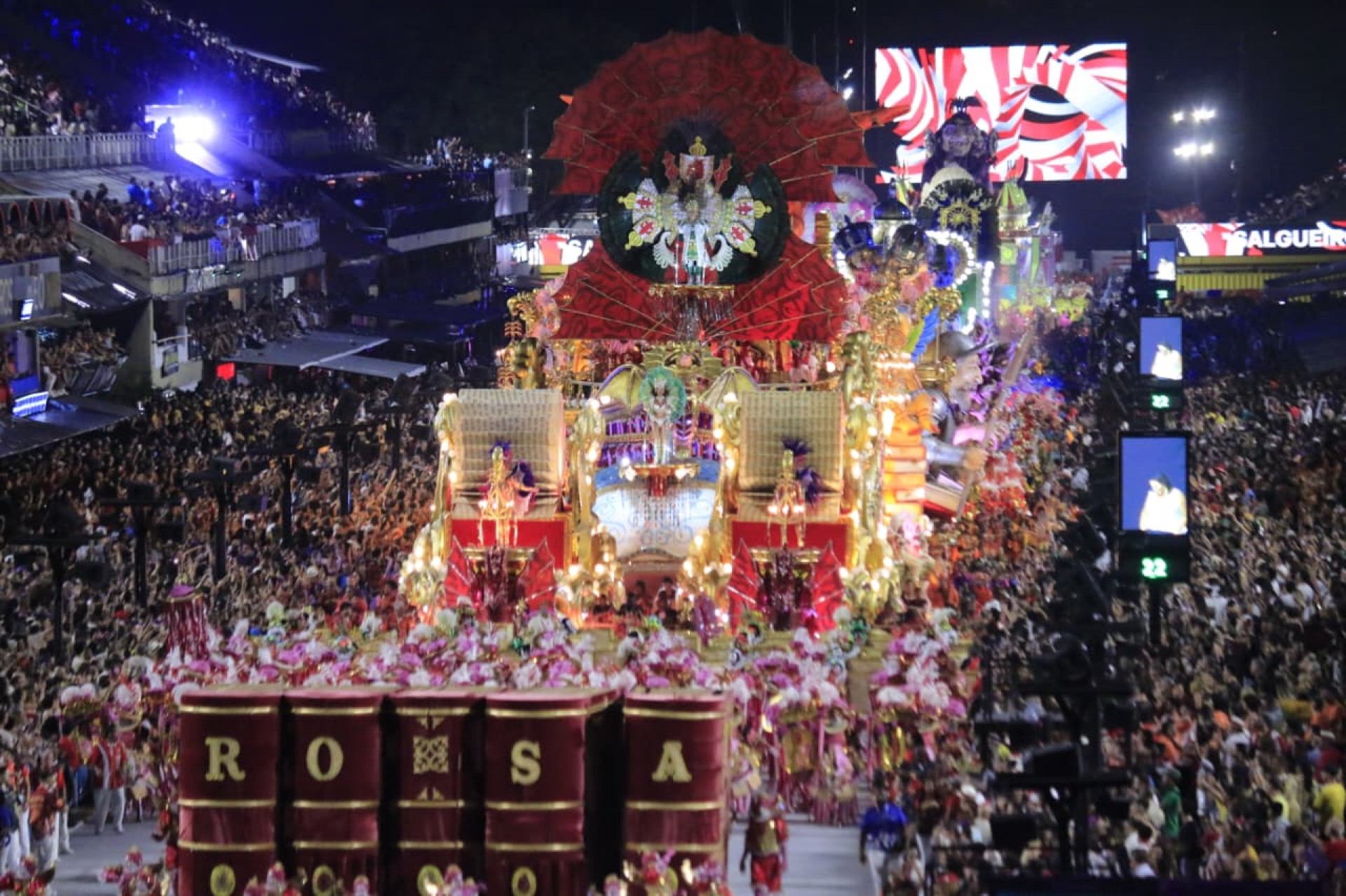 Salgueiro emocionou o Sambódromo com uma apresentação grandiosa - Carlos Elias/Agência O Dia