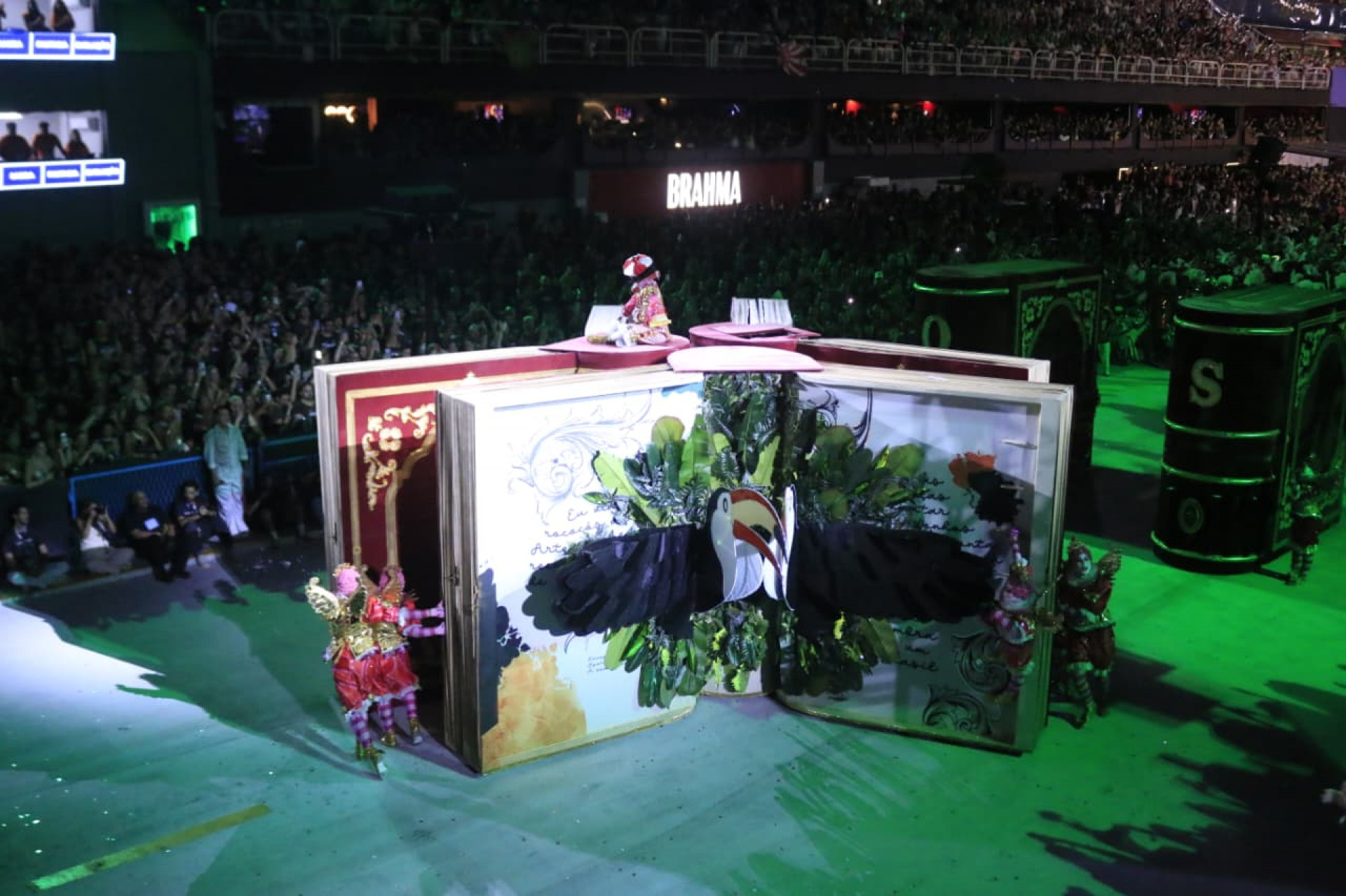 Salgueiro reviveu desfiles históricos de Rosa Magalhães - Carlos Elias/Agência O Dia