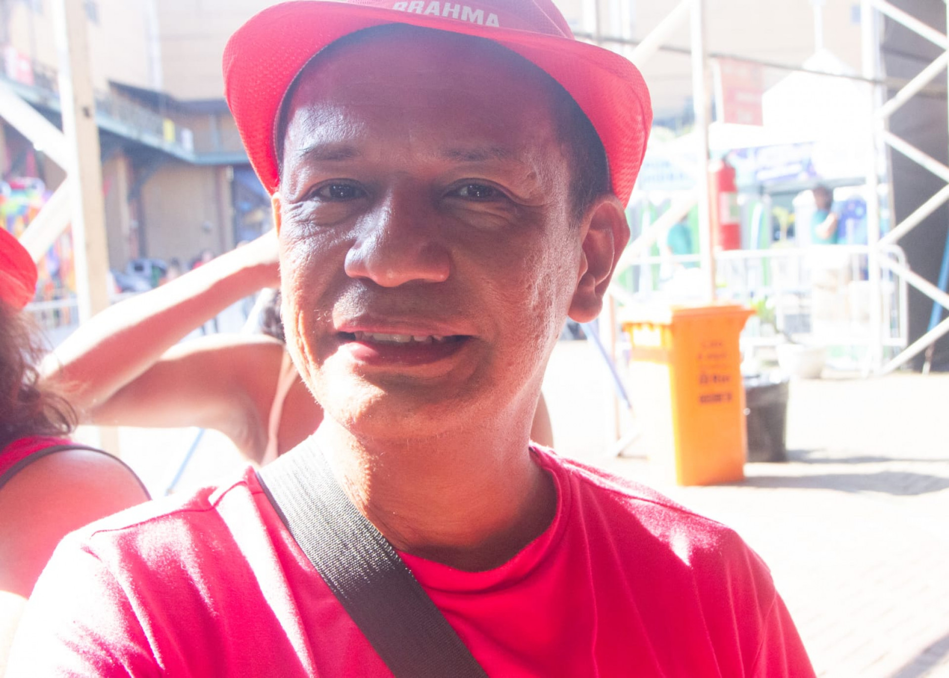 No primeiro ano morando no Rio, Adeângelo Chaves não perdeu a apuração das notas do Grupo Especial - Érica Martin / Agência O Dia