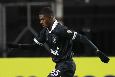 Wallace Davi comemora estreia pelo Botafogo e realiza sonho de jogar na Libertadores
