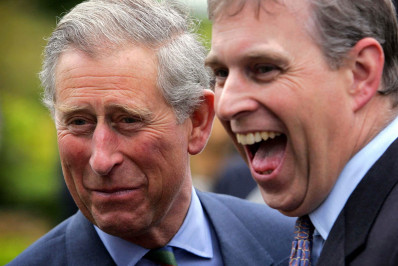 'Lei deve seguir seu curso' diz Rei Charles III sobre prisão do ex-príncipe Andrew