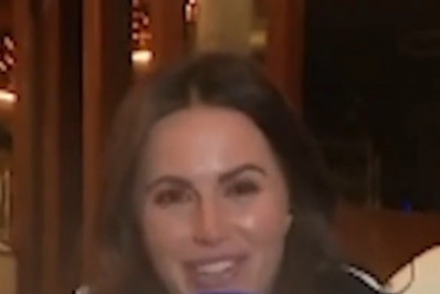 Jornalista pede desculpa por aparecer bêbada em transmissão