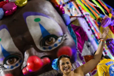 Carnavalesca anuncia saída do Arranco: 'Em busca de novos desafios'