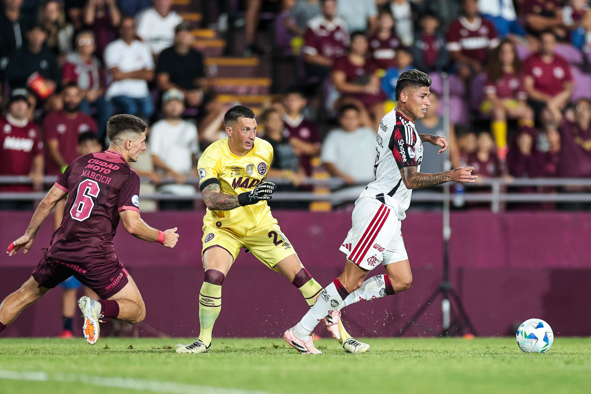 LANUS X FLAMENGO - RECOPA - ESTADIO NESTOR DIAS PEREZ - 19-02-2026
Fotos: Gilvan de Souza/Flamengo - Gilvan de Souza/Flamengo