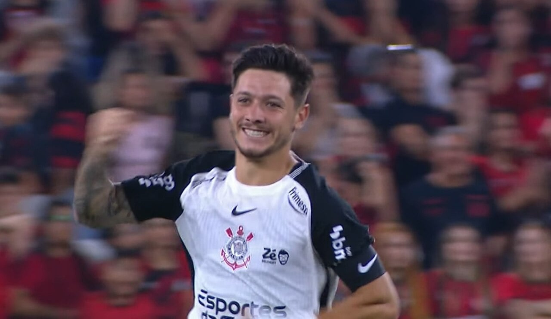 Garro exalta vit&oacute;ria do Corinthians no Brasileir&atilde;o: “Temos um bom time”