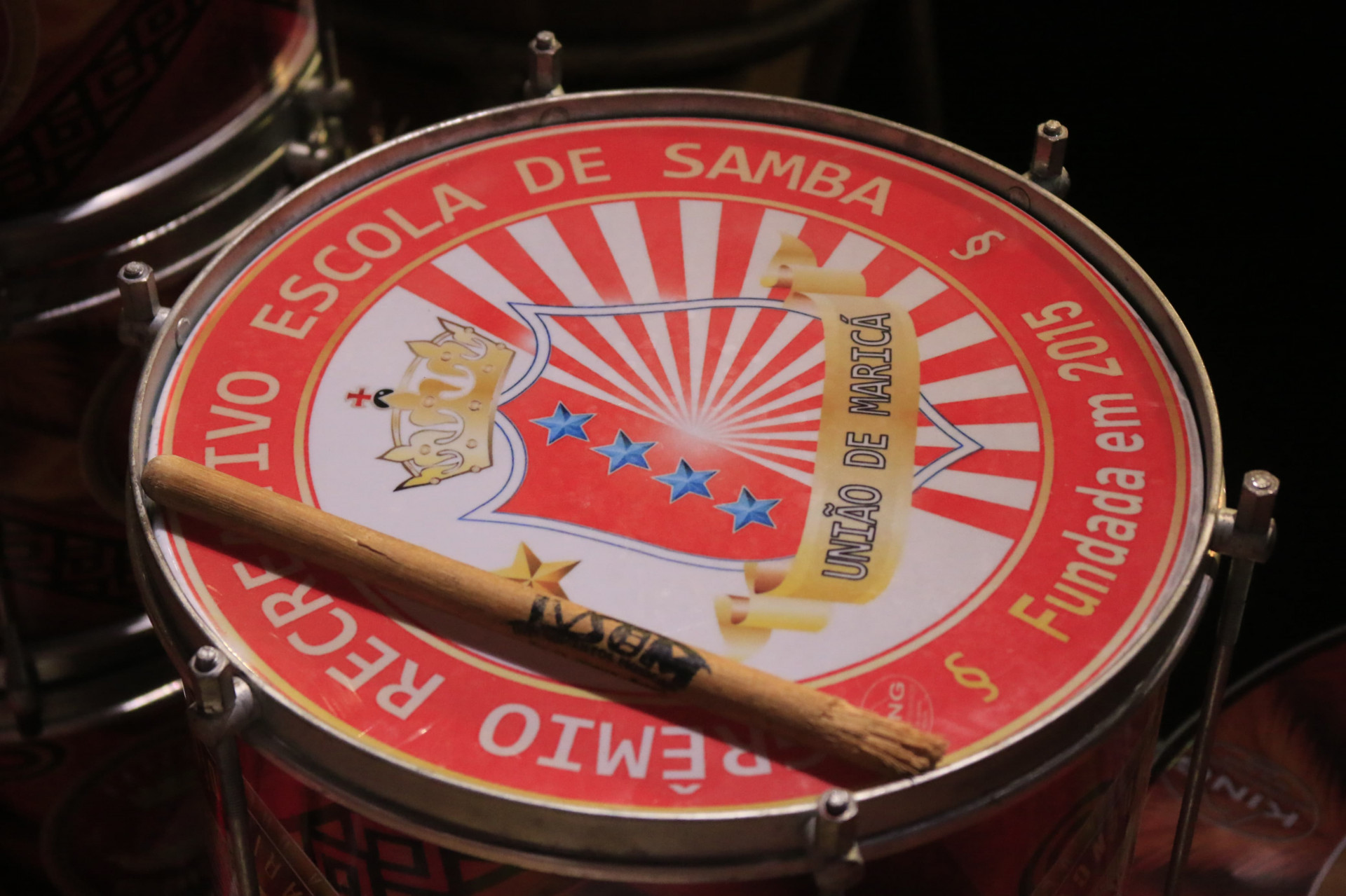 G.R.E.S. União de Maricá festeja o título da Série Ouro na quadra da escola - Carlos Elias/Agência O Dia