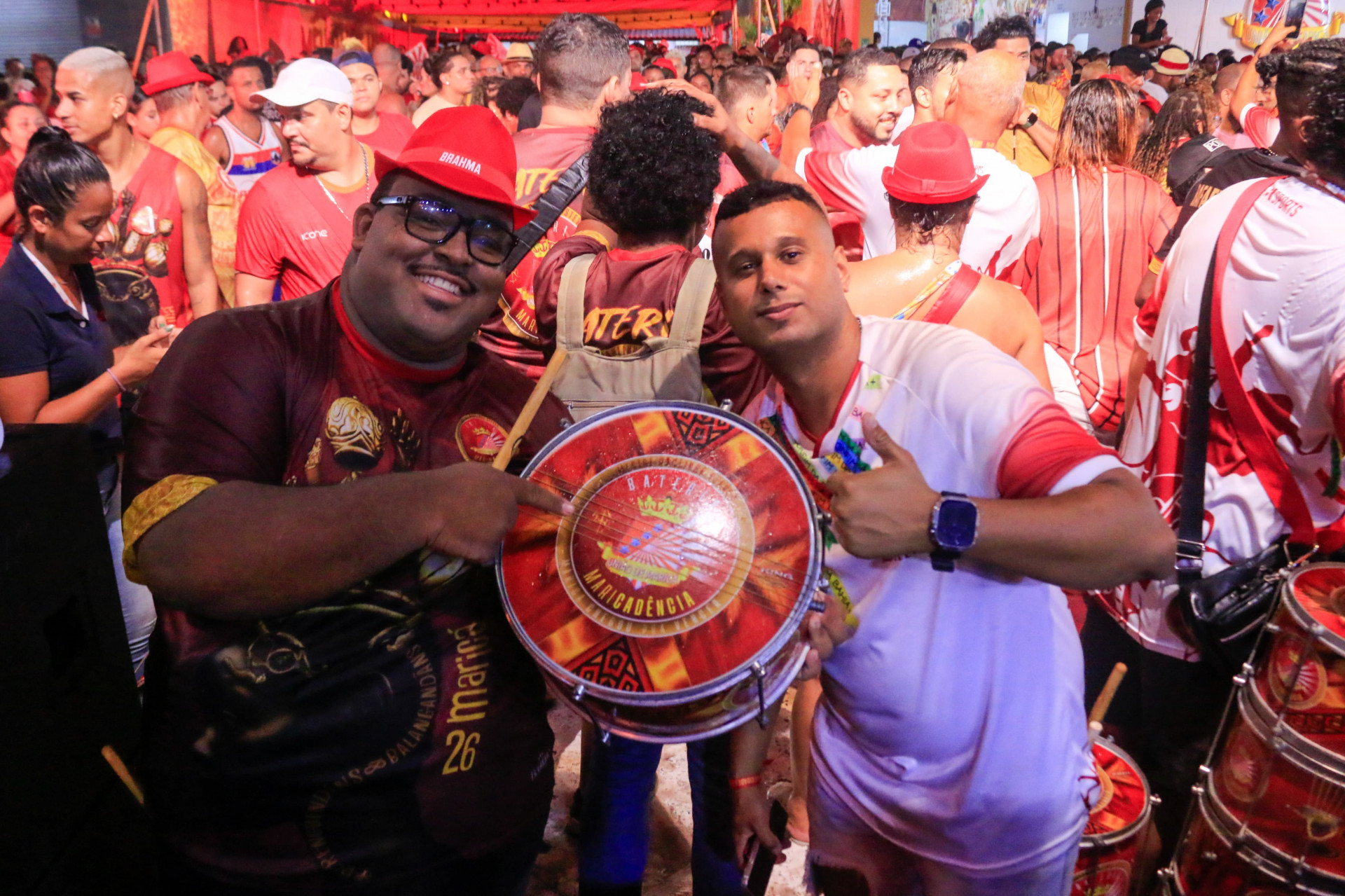 G.R.E.S. União de Maricá festeja o título da Série Ouro na quadra da escola - Carlos Elias/Agência O Dia