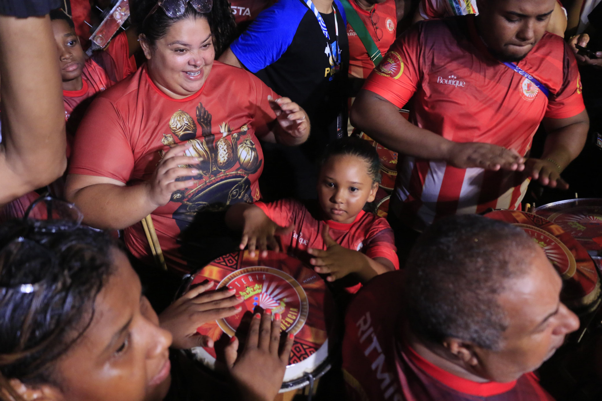 G.R.E.S. União de Maricá festeja o título da Série Ouro na quadra da escola - Carlos Elias/Agência O Dia
