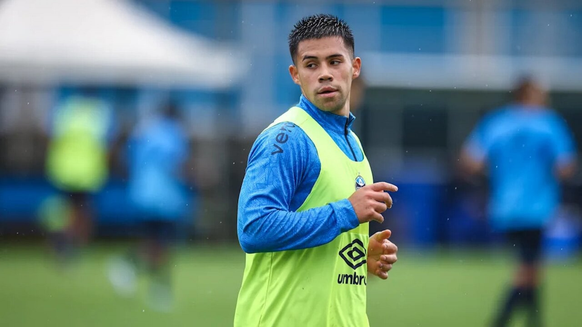 Gr&ecirc;mio acerta empr&eacute;stimo de Aravena para time dos EUA