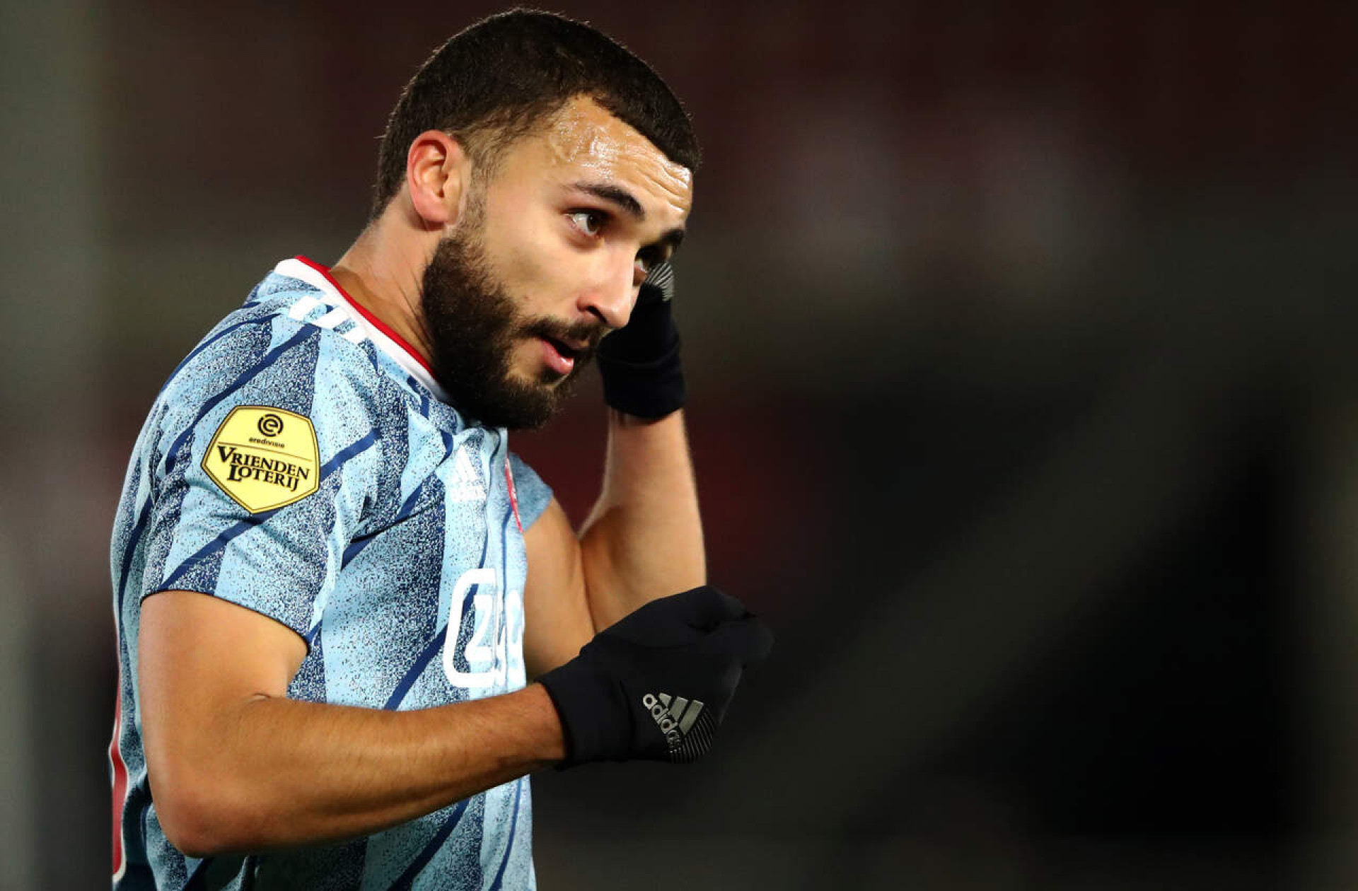 Entenda o motivo de Labyad ainda n&atilde;o ter sido anunciado no Corinthians