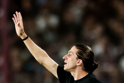 Filipe Luís aponta atuação abaixo do Flamengo contra o Lanús e vê resultado justo