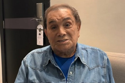 Dedé Santana é hospitalizado e passa por exames