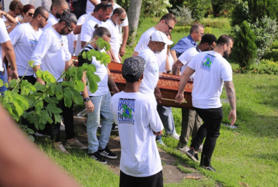 Mestre de capoeira executado a tiros em Niterói em sepultado