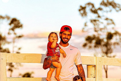 Zé Felipe desabafa sobre saudade dos filhos