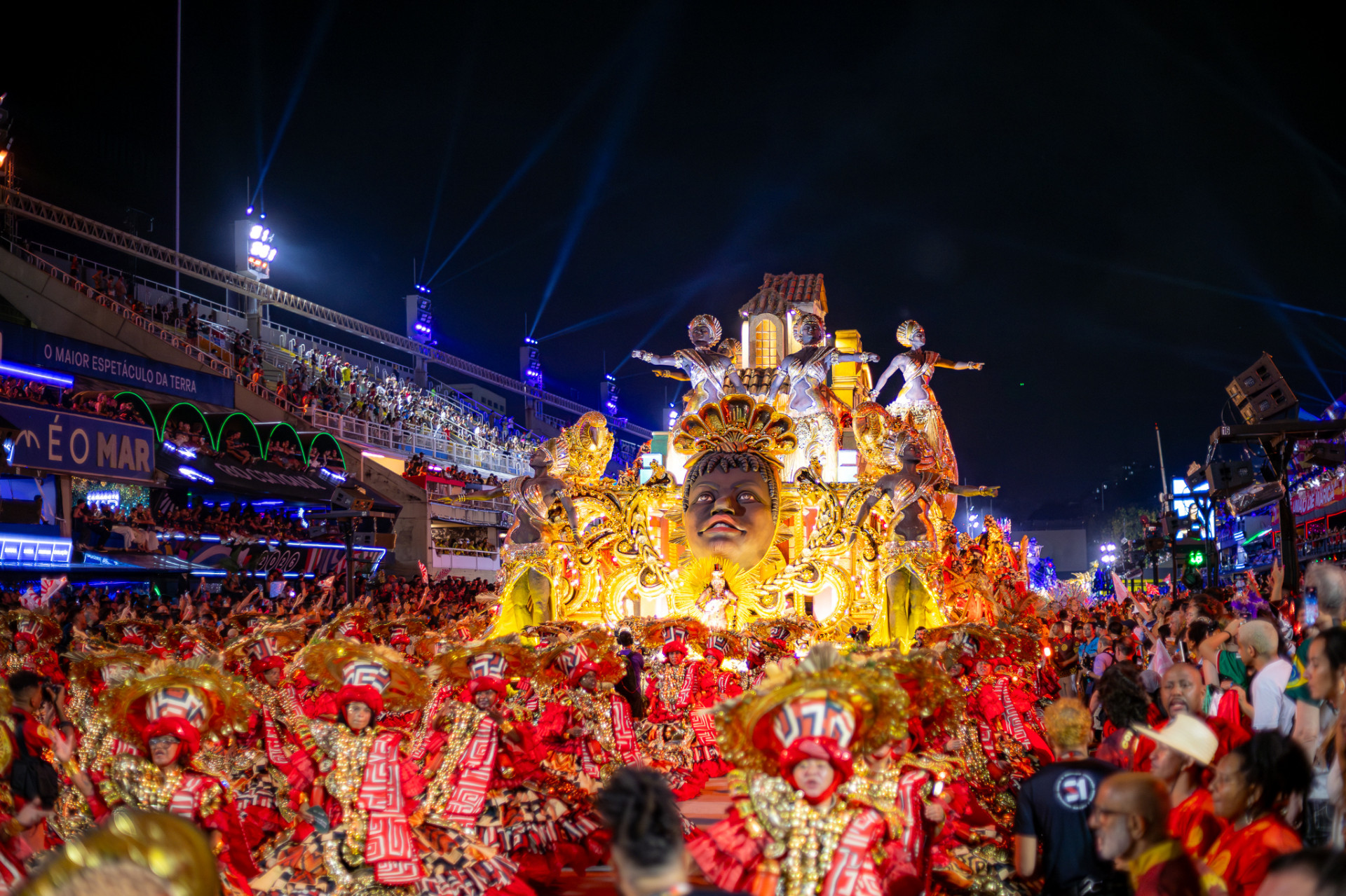 A Uni&atilde;o de Maric&aacute; fez um desfile hist&oacute;rico, belo e bem rico