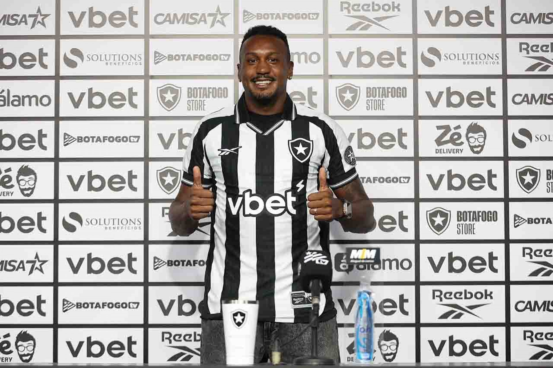 Apresentado no Botafogo, Eden&iacute;lson se diz surpreso por n&atilde;o ir &agrave; Bol&iacute;via