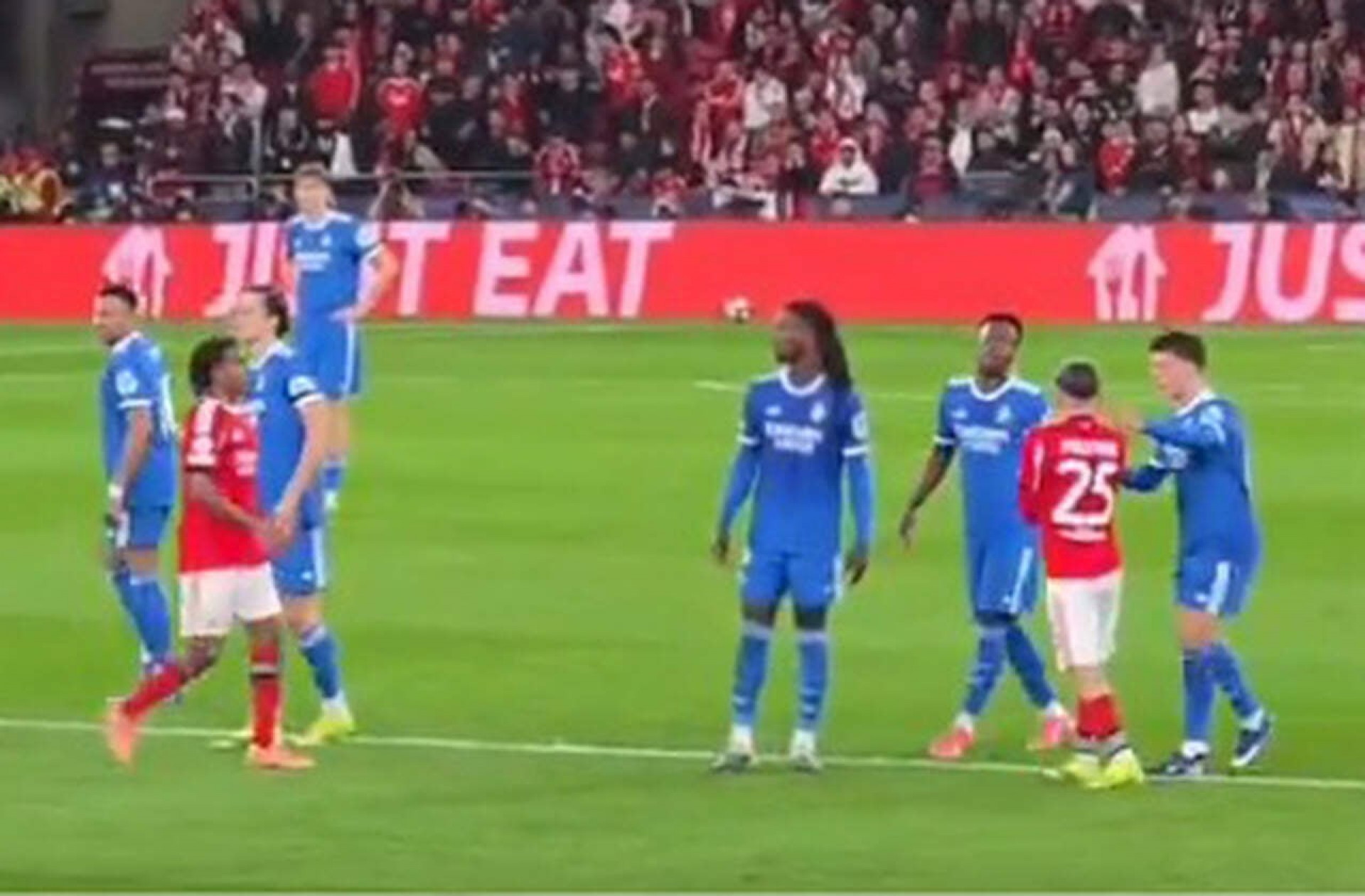 Prestianni nega ofensa racista contra Vini Jr e alega insulto homof&oacute;bico &agrave; Uefa