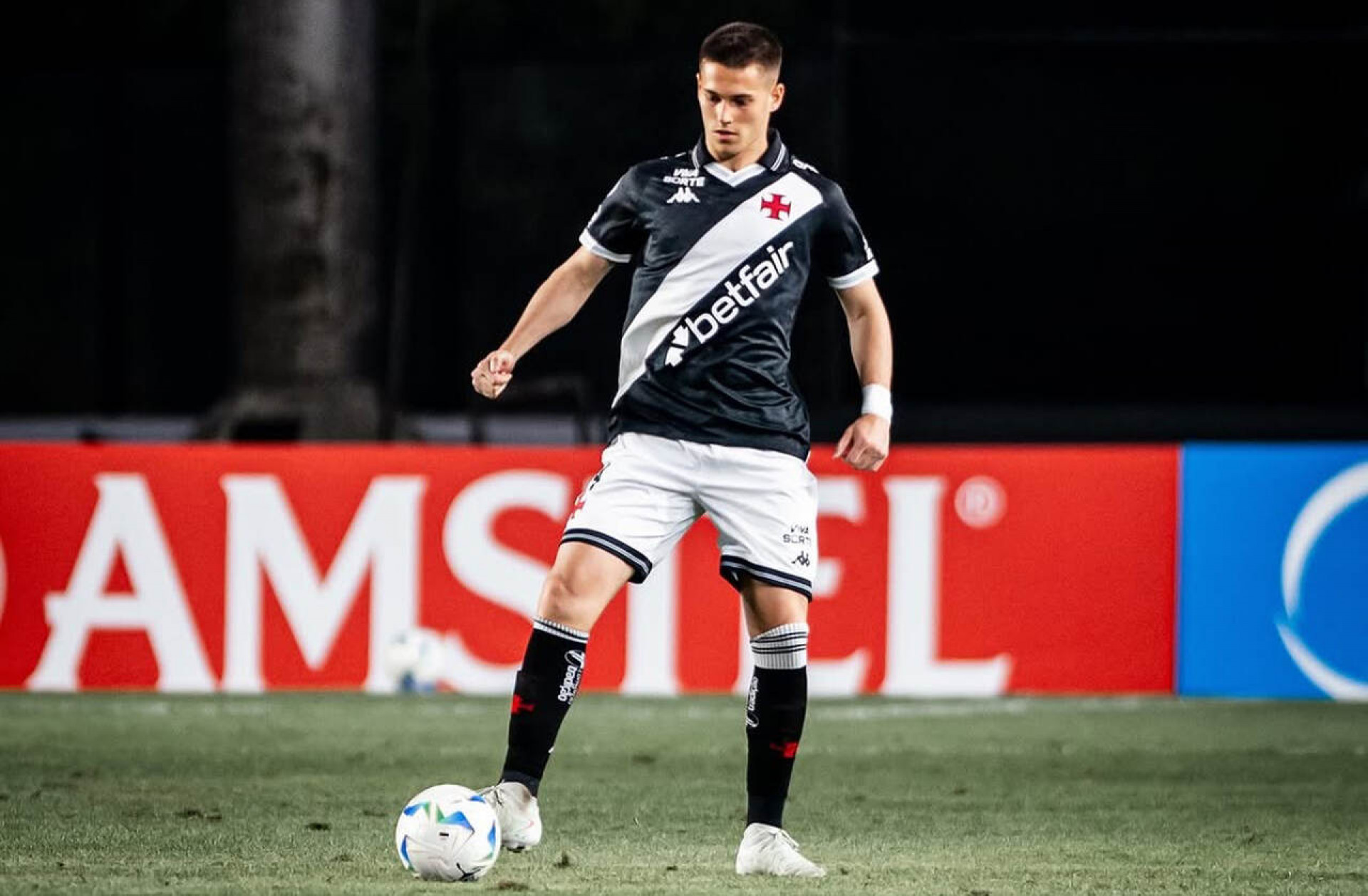 Vasco libera, e Estrella chega a Macei&oacute; para acertar o empr&eacute;stimo para o CRB