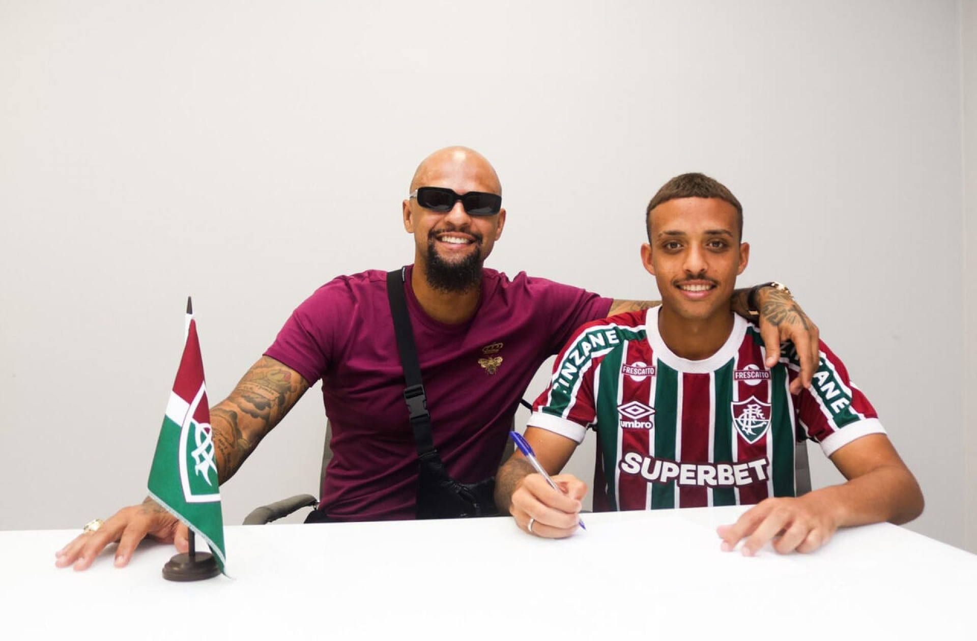Filho de Felipe Melo conta como &eacute; a responsabilidade de jogar pelo Fluminense