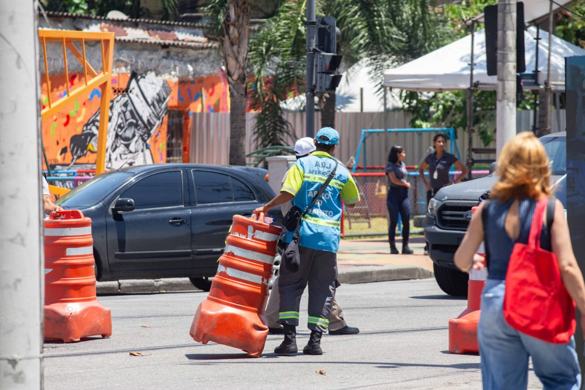 CET-Rio já iniciou nesta sexta (20) os bloqueios e desvios no trânsito para o desfile das escolas mirins e das campeãs no Sambódromo - Érica Martin/Agência O Dia