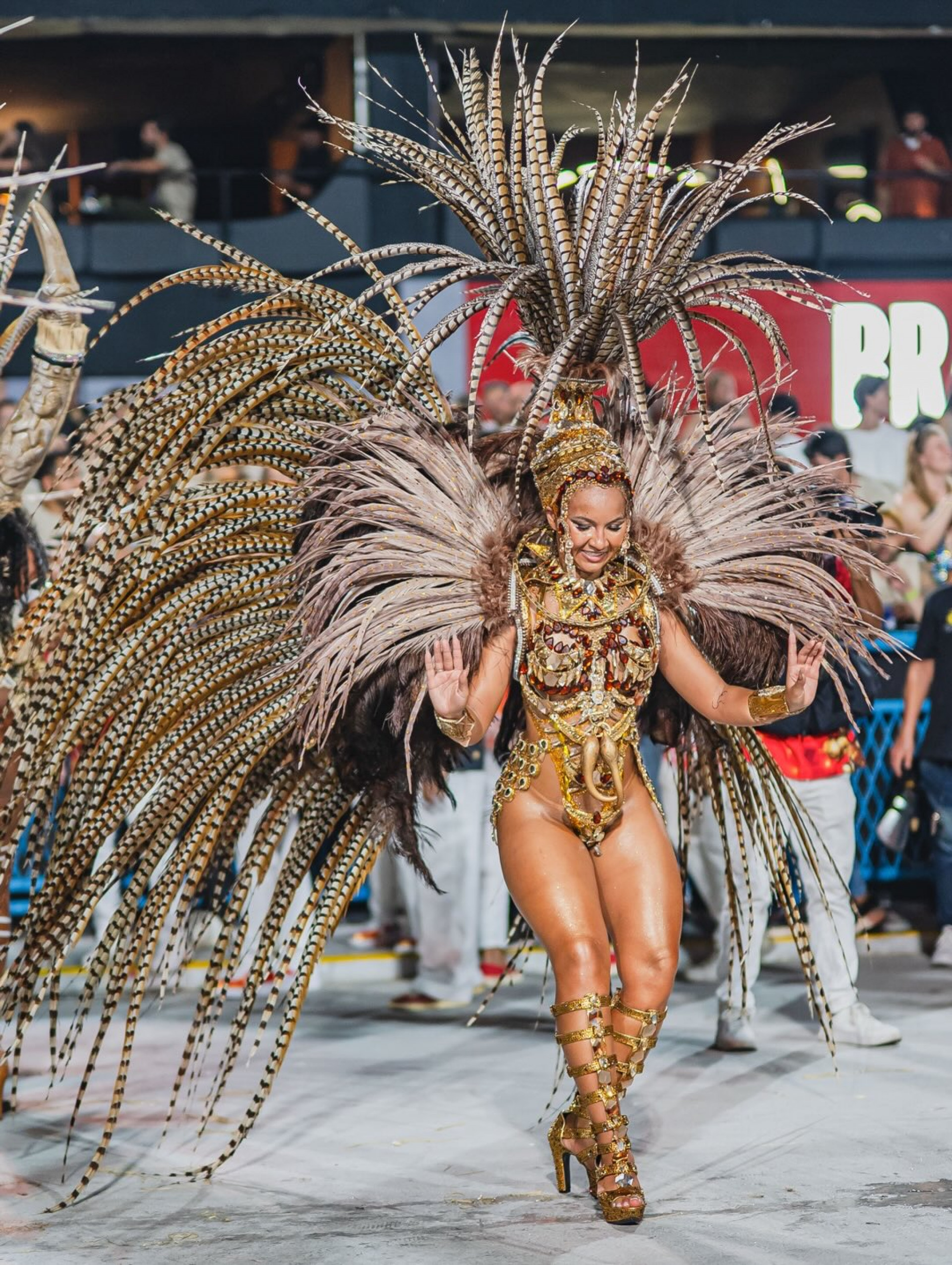 Rayane Dumont, rainha de bateria da União de Maricá - Reprodução / Instagram