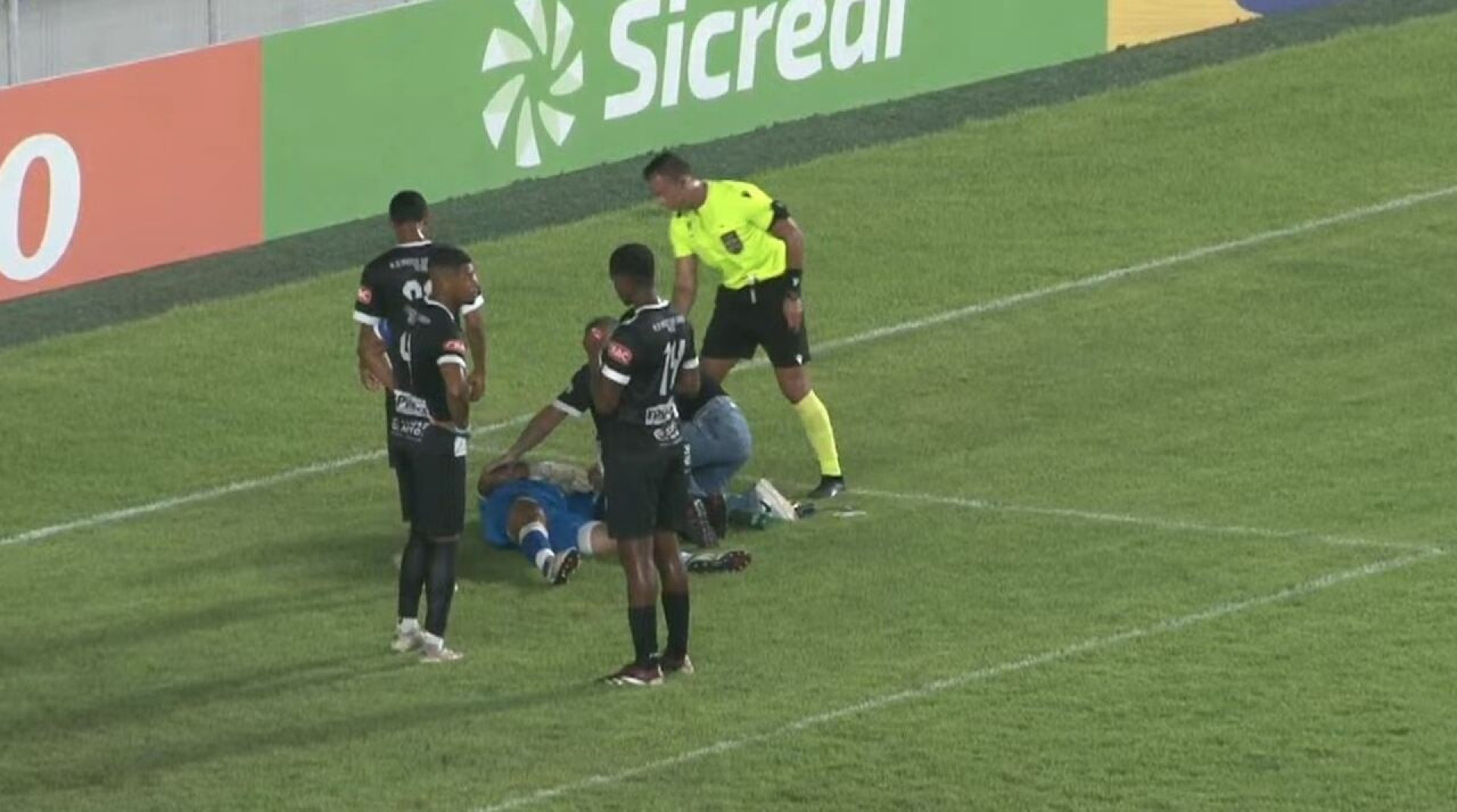 Bruno passa mal, defende p&ecirc;naltis, faz gol, mas Vasco-AC cai na Copa do Brasil