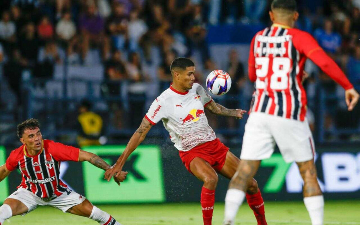 Crespo rasga elogios ao elenco ap&oacute;s classifica&ccedil;&atilde;o do S&atilde;o Paulo