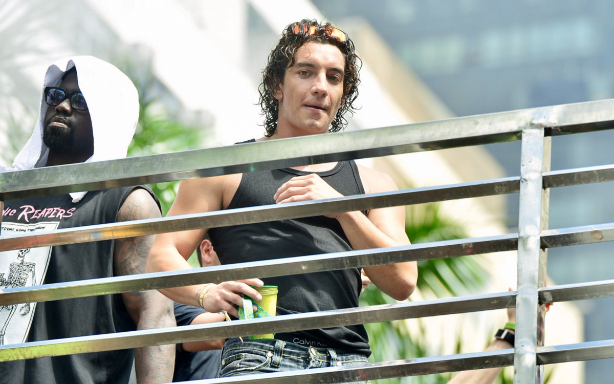 Jorge López curte bloco da Anitta no Rio