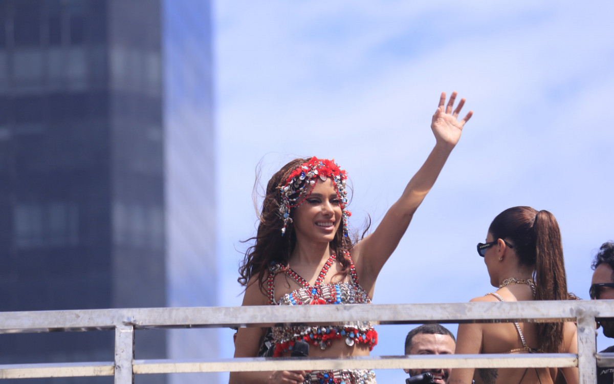 Bloco da Anitta, no Circuito Preta Gil, no Centro do Rio, na manh&atilde; deste s&aacute;bado (21).