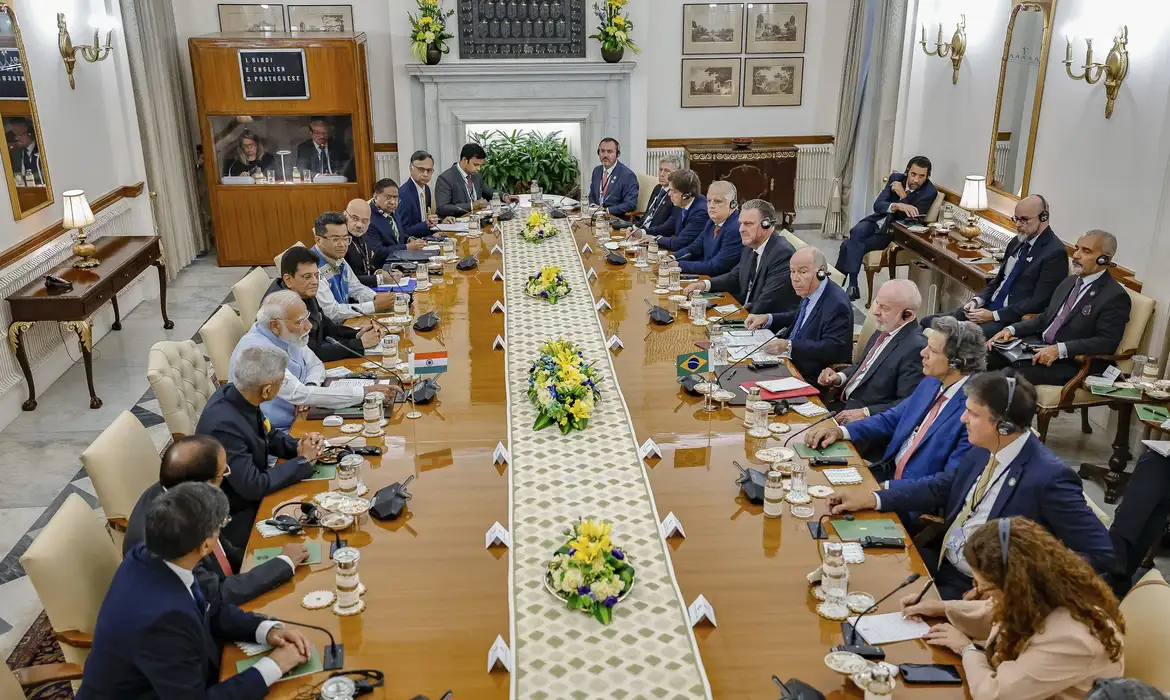 Brasil e Índia assinam acordo sobre terras raras e minerais críticos