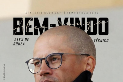 Ex-Flamengo, Alex é anunciado como treinador de clube da Série B