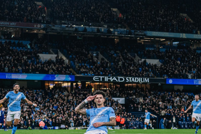 Manchester City derrota o Newcastle e segue na perseguição ao Arsenal no Campeonato Inglês