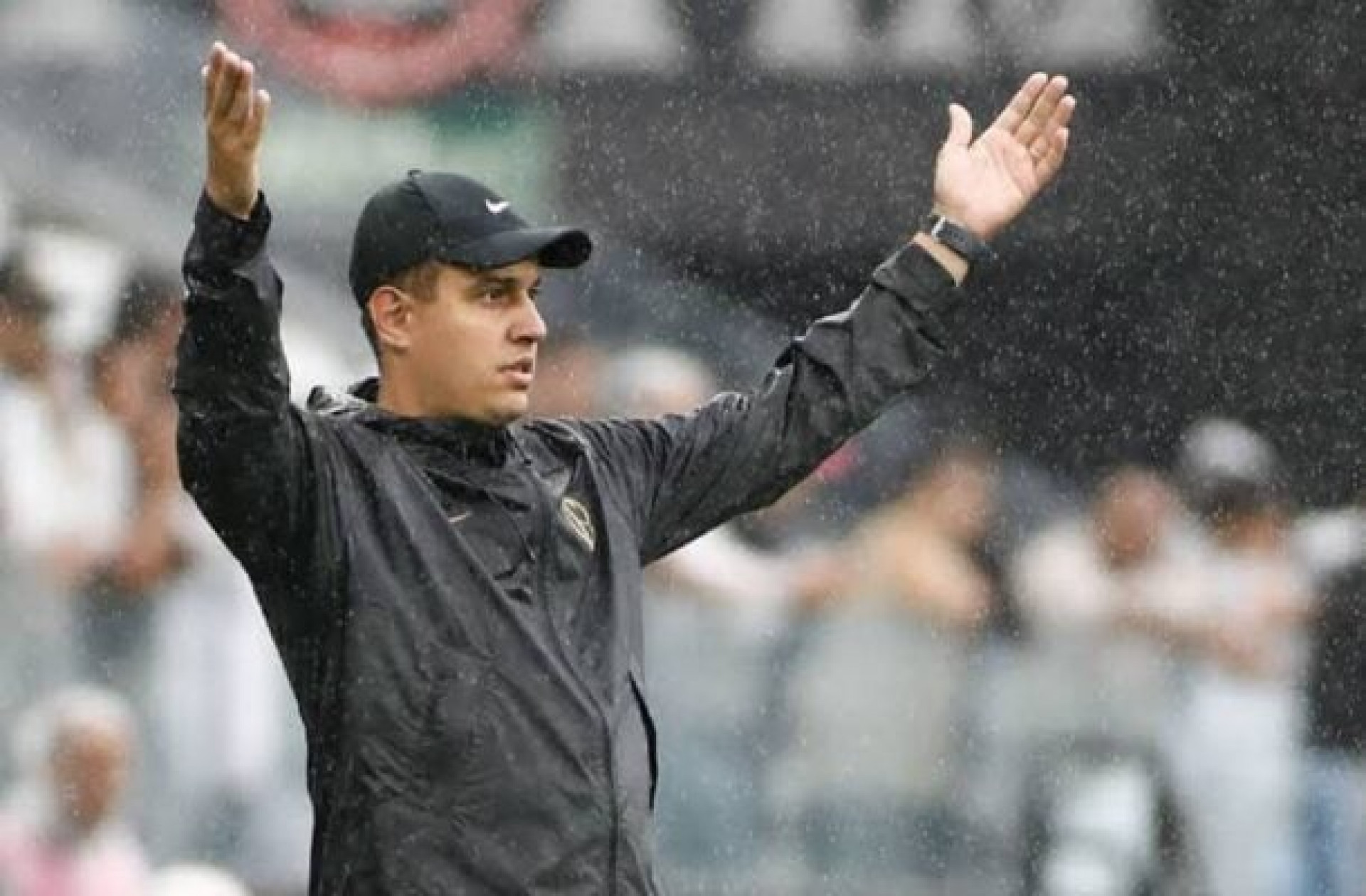 Corinthians demite treinador ap&oacute;s empate na estreia no Brasileir&atilde;o Feminino