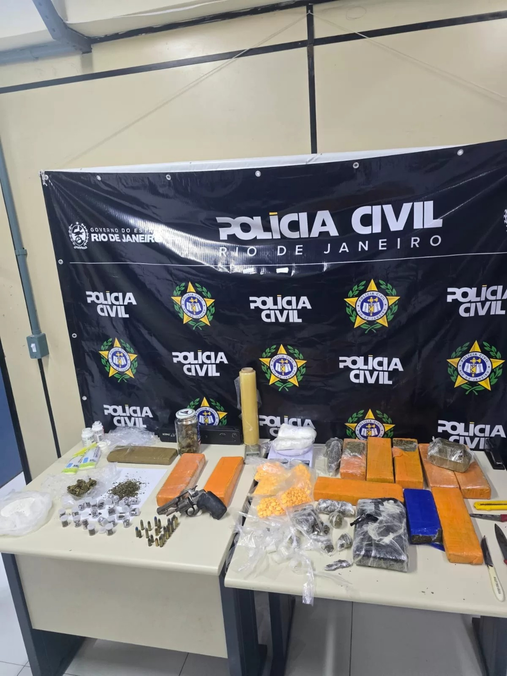 R$ 150 mil em preju&iacute;zo ao tr&aacute;fico de drogas - Reprodu&ccedil;&atilde;o/PM