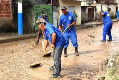 Prefeitura de Belford Roxo realiza mutirão de limpeza após temporal do fim de semana