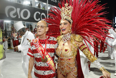 Rainhas de bateria brilham no Desfile das Campeãs