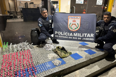 PM apreende 510 pinos de cocaína em Cabo Frio