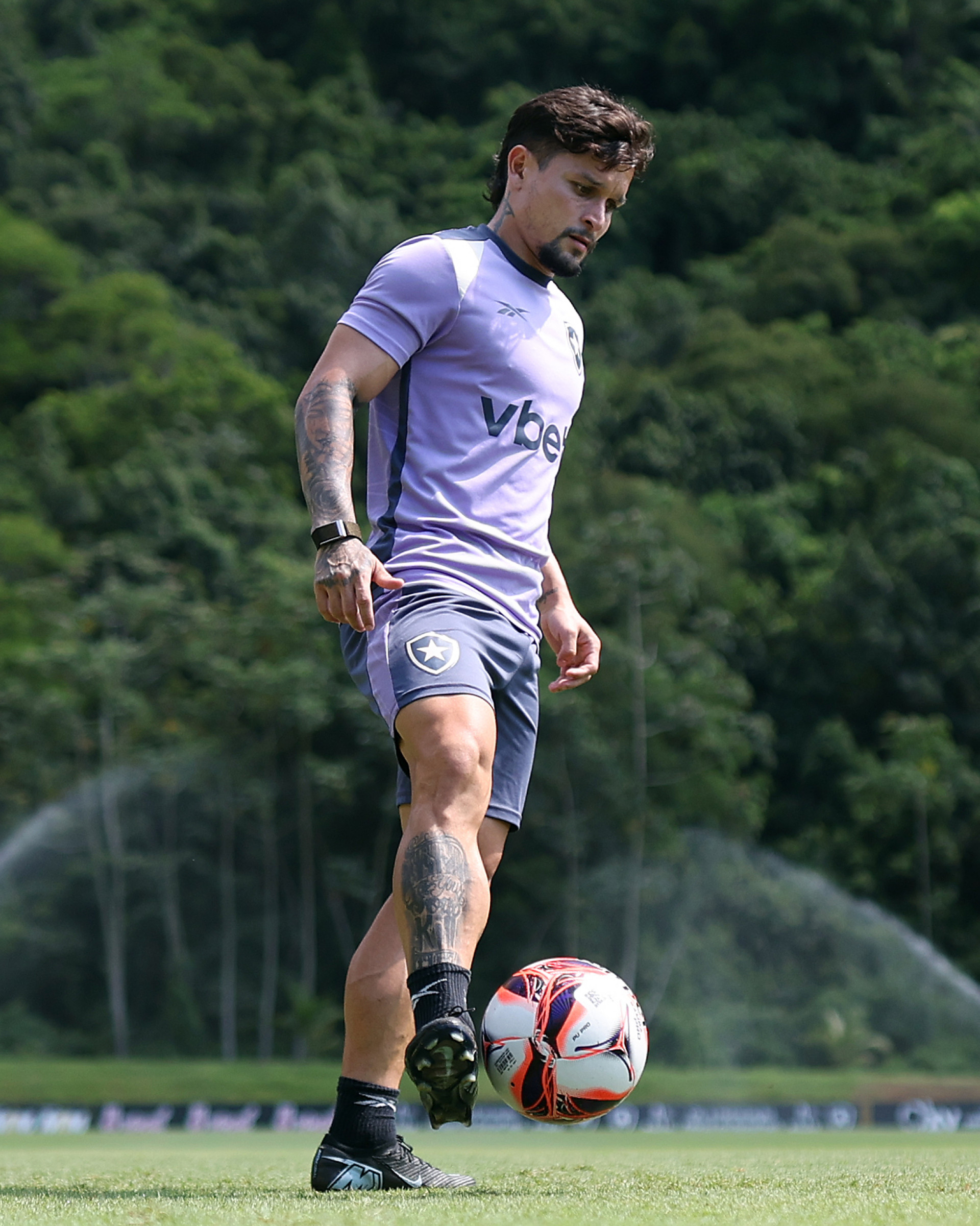 Artur em treino do Botafogo