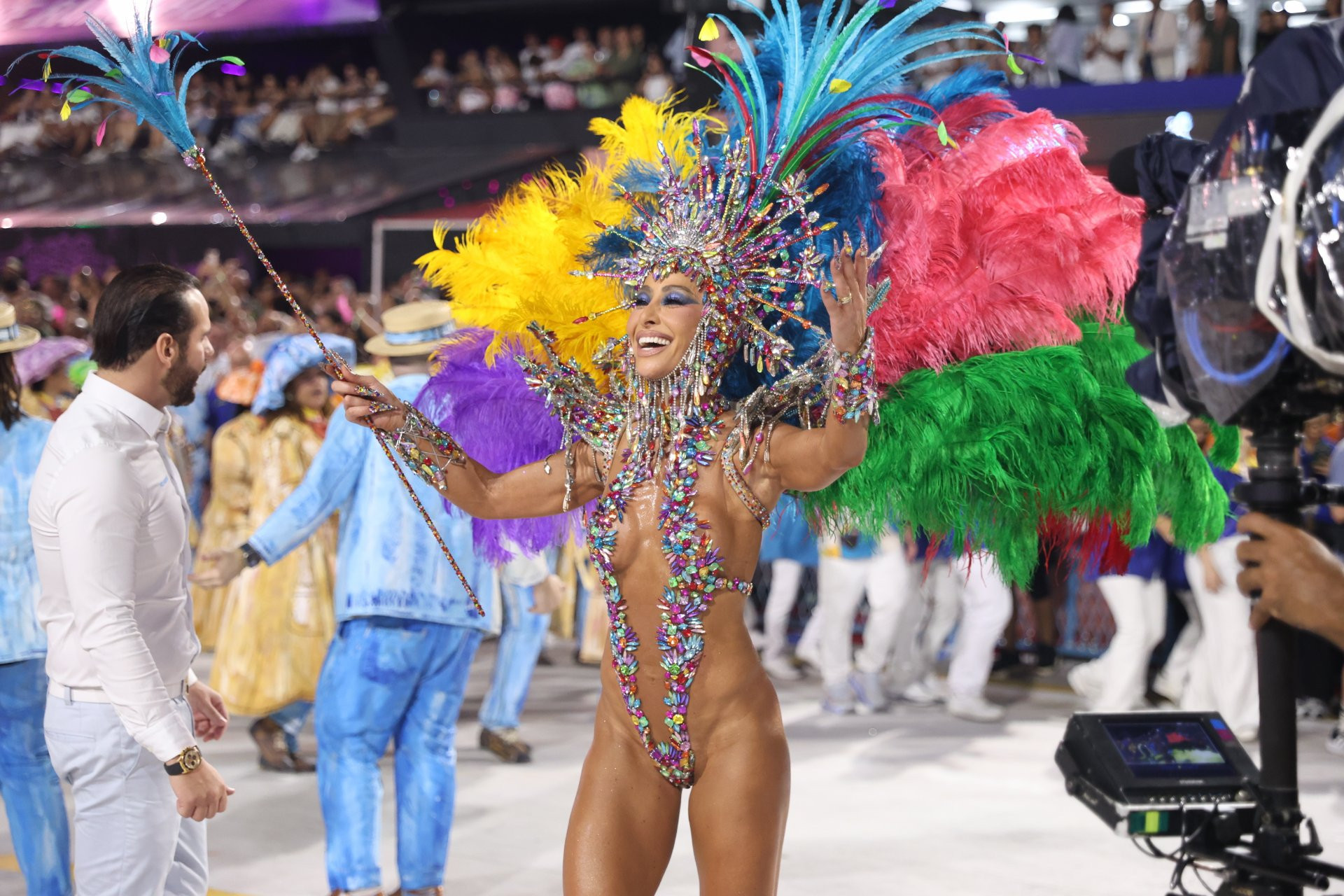  Sabrina Sato &eacute; rainha de bateria da Vila Isabel - Daniel Pinheiro / Brazil News