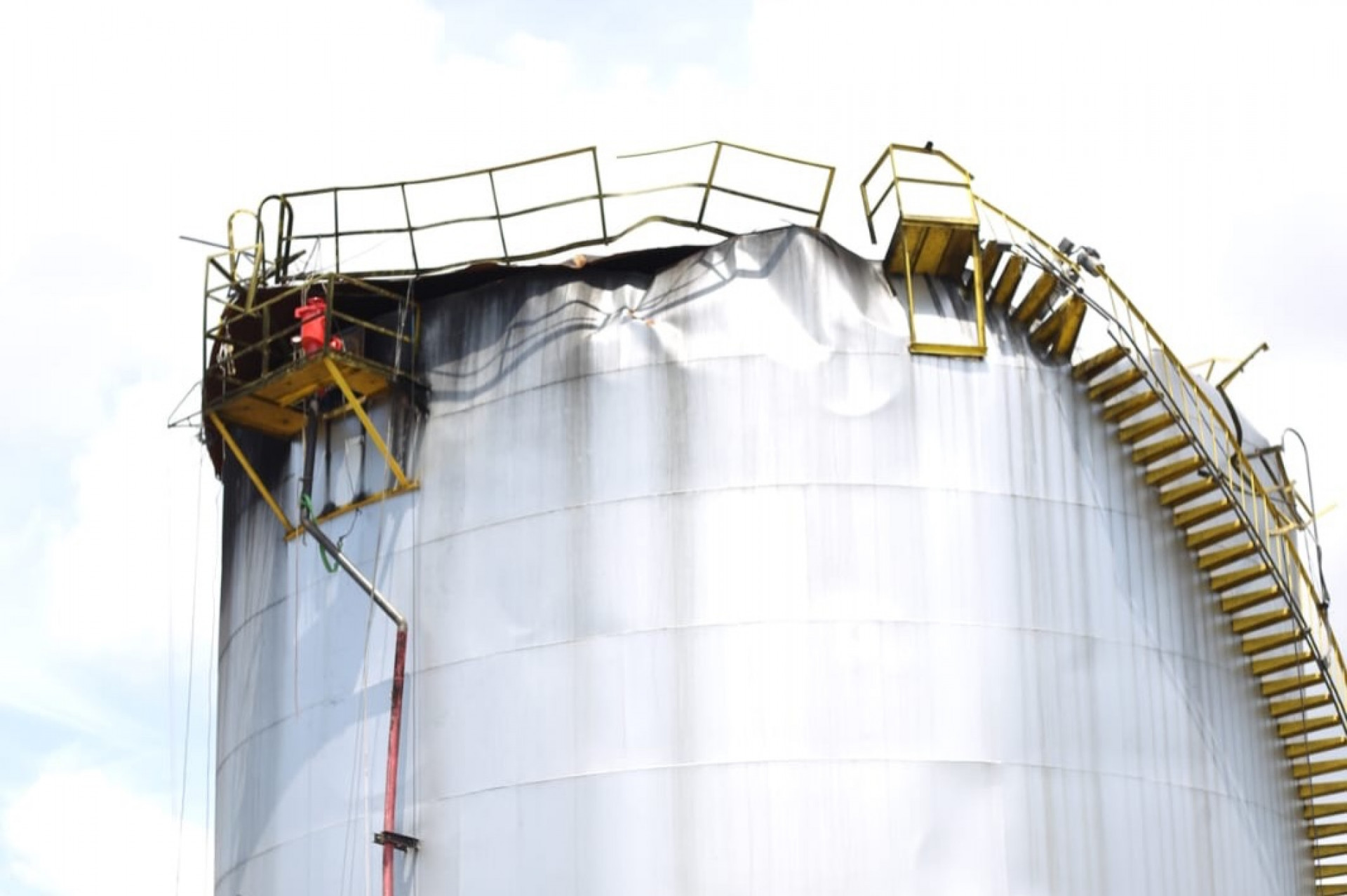 Incidente aconteceu em um tanque de combustível da fábrica Vibra - Adriana Cópio / Divulgação Prefeitura de Volta Redonda