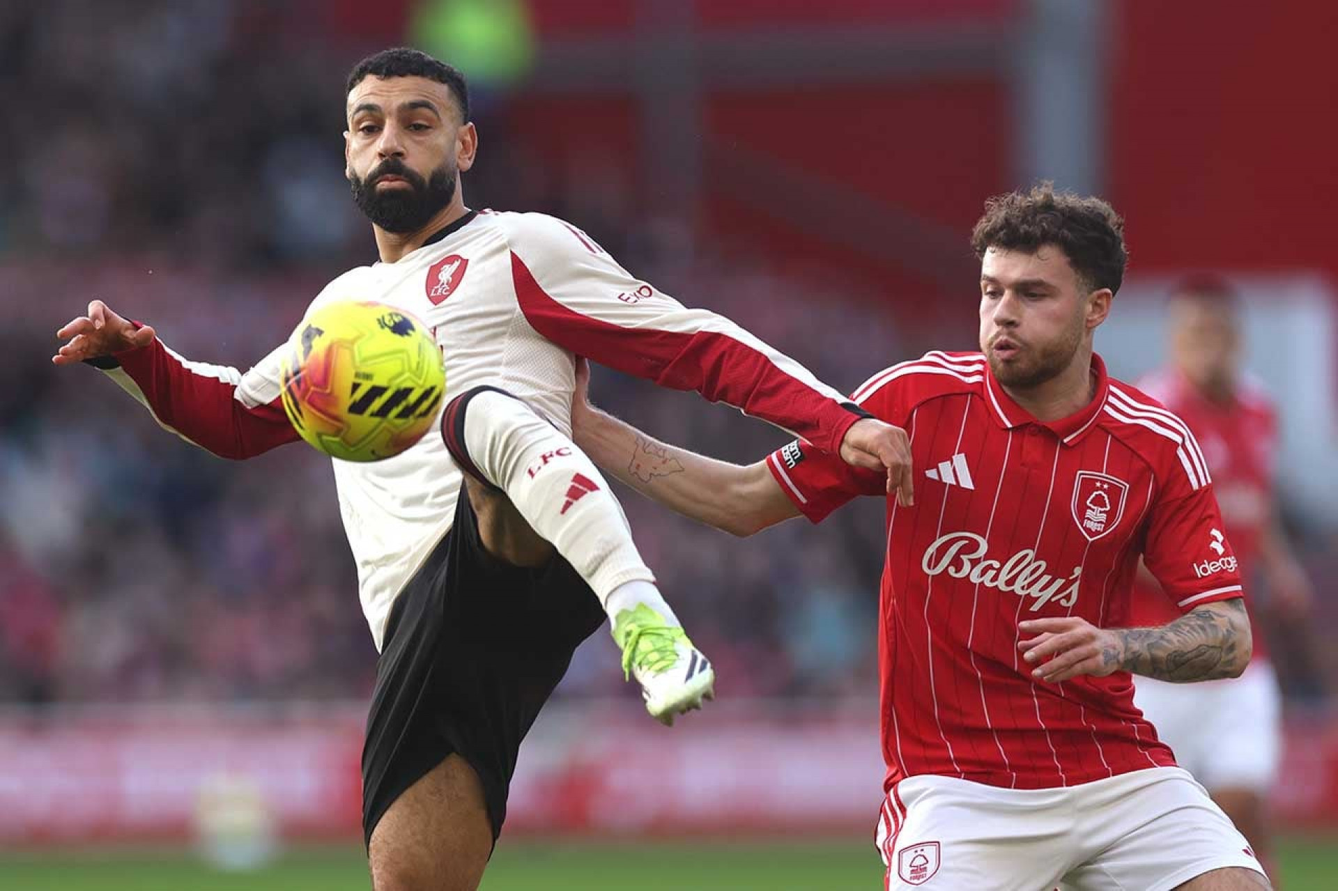 Liverpool marca no fim e vence o Nottingham Forest, fora de casa, na Premier League