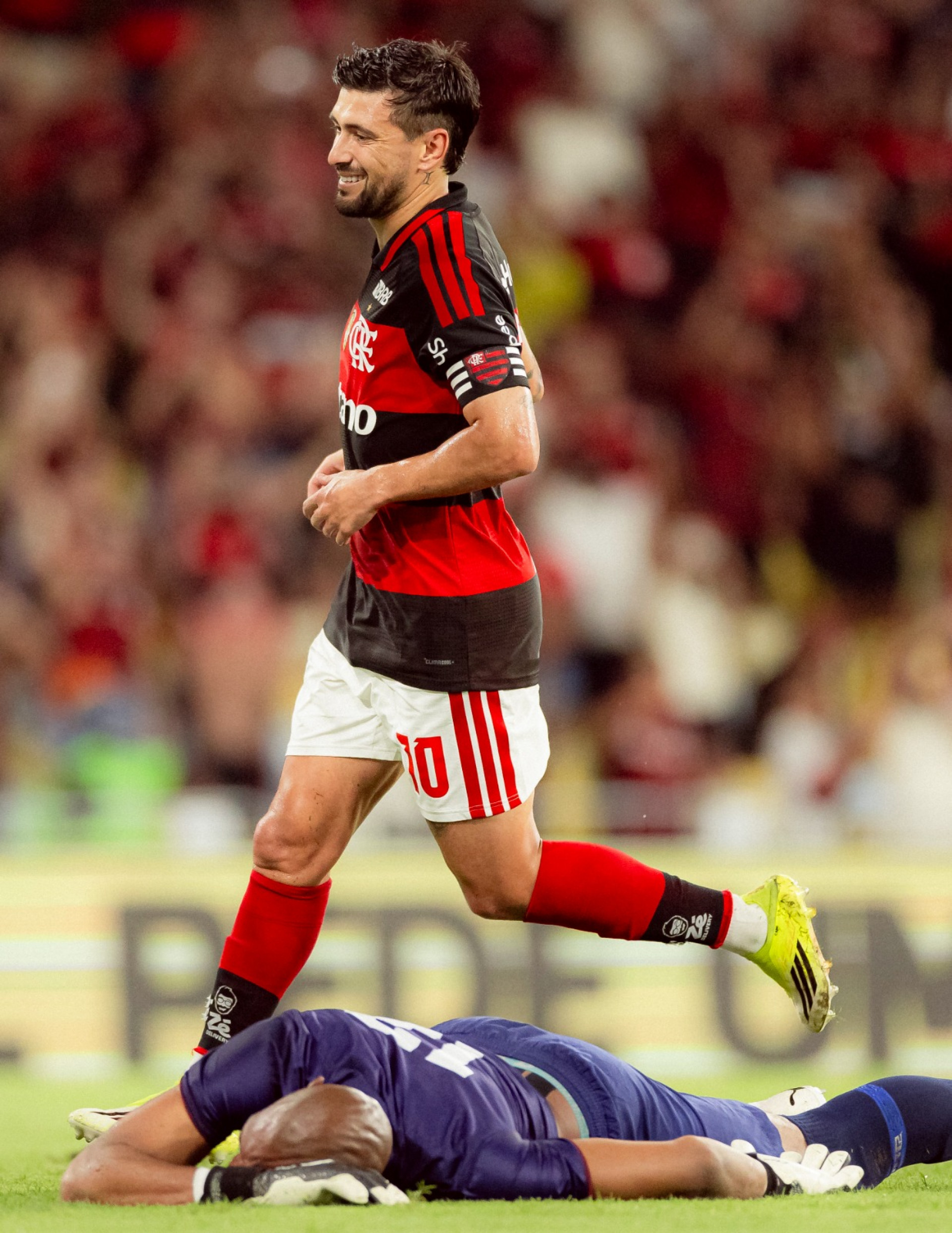 Arrascaeta j&aacute; possui 100 gols pelo Flamengo