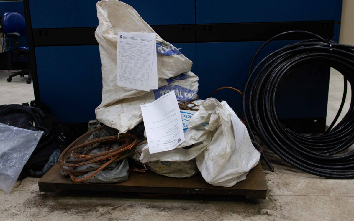 Cobres apreendidos durante a operação - Érica Martin/Agência O DIA