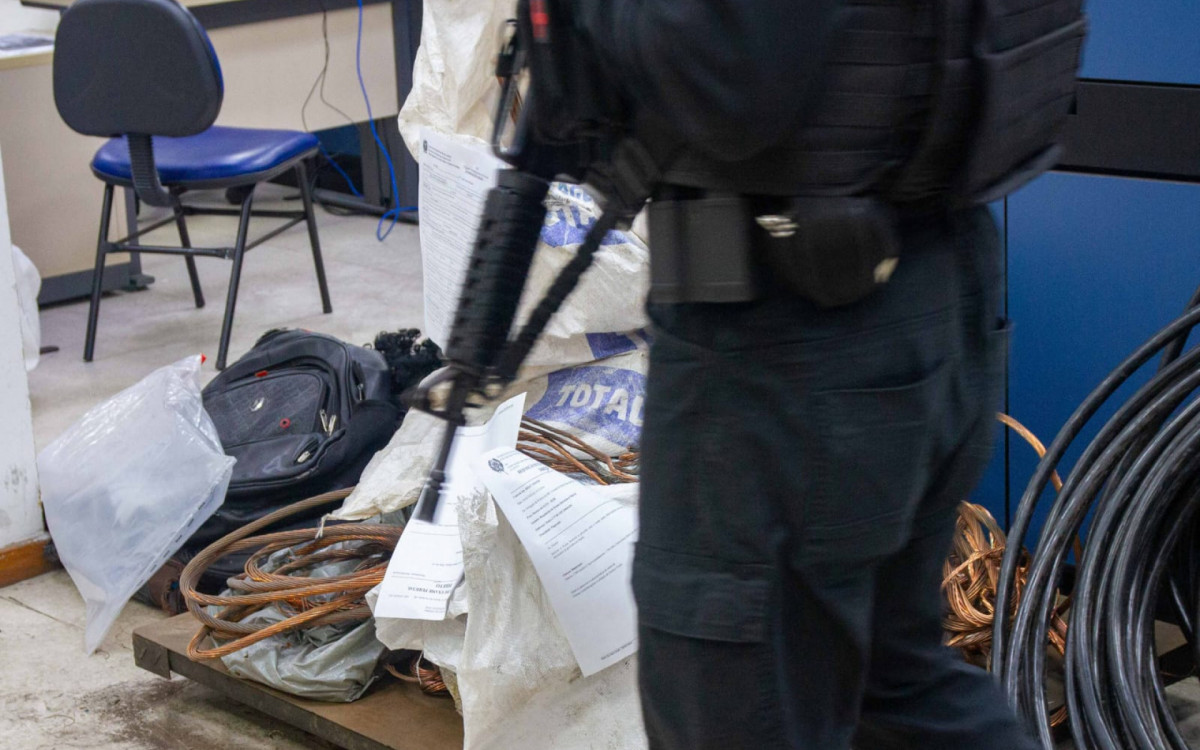 Cobres apreendidos durante a operação - Érica Martin/Agência O DIA