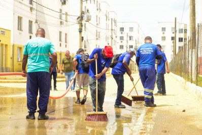 Vice-prefeita e secretários vistoriam limpeza dos Condomínios atingidos por temporal em Belford Roxo