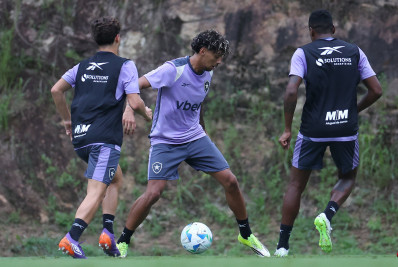 Medina deve estrear pelo Botafogo em março e aguarda regularização