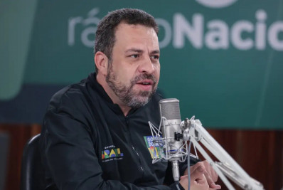 Acabar com a escala 6x1 é prioridade do governo, afirma Boulos